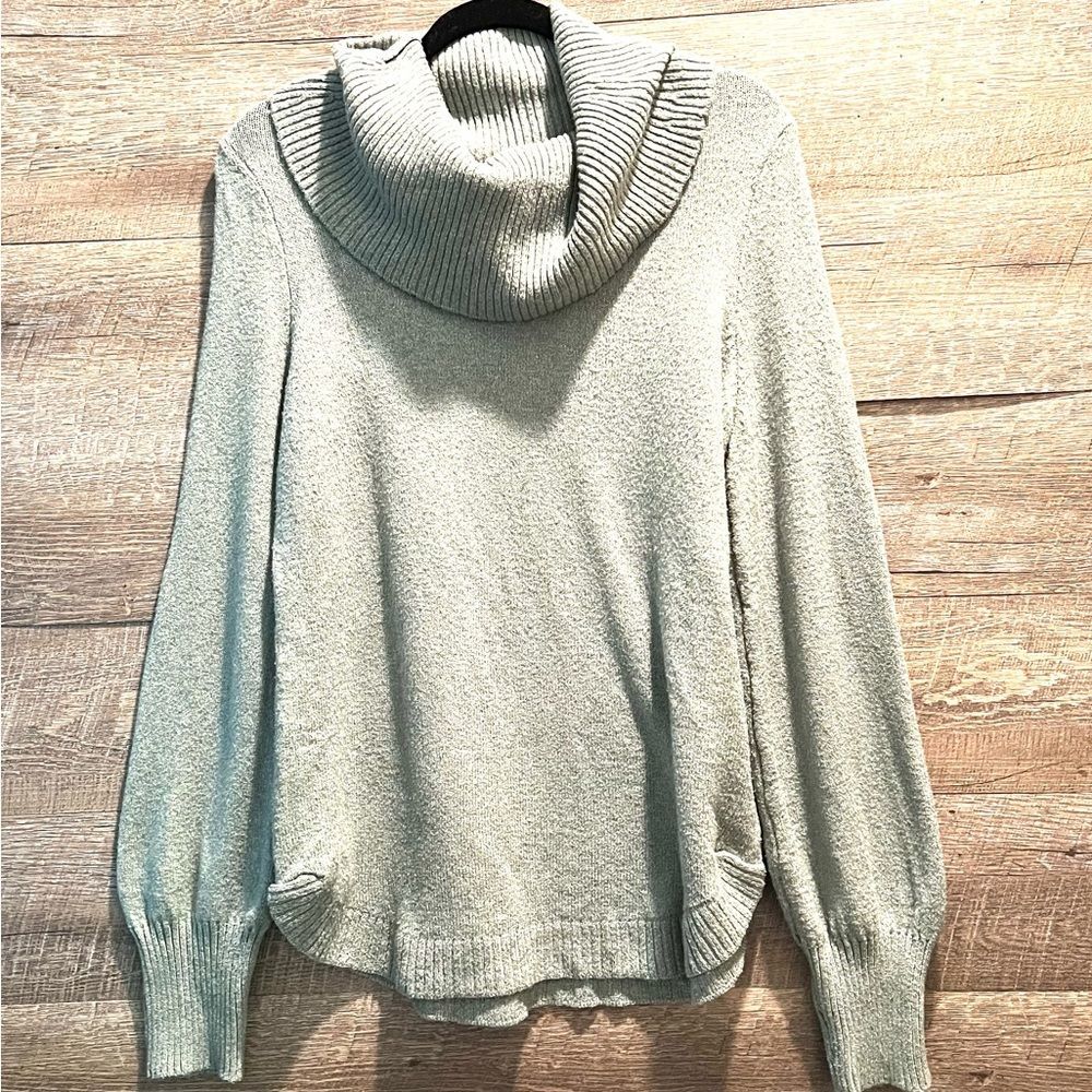 Tahari Turtleneck Olive Green Pullover Size Medium